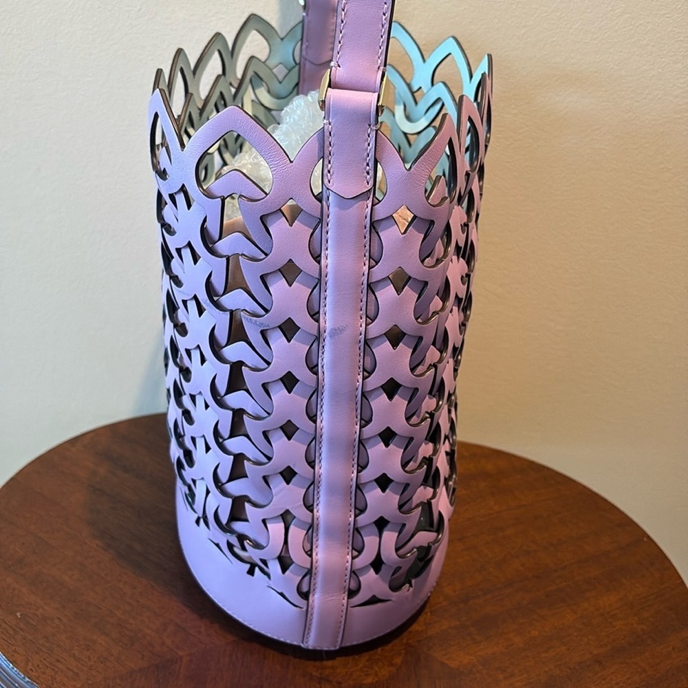 Kate Spade. Leather lace shoulder bag.  Easter basket.  Violet/off-white cut out - Picture 12 of 13